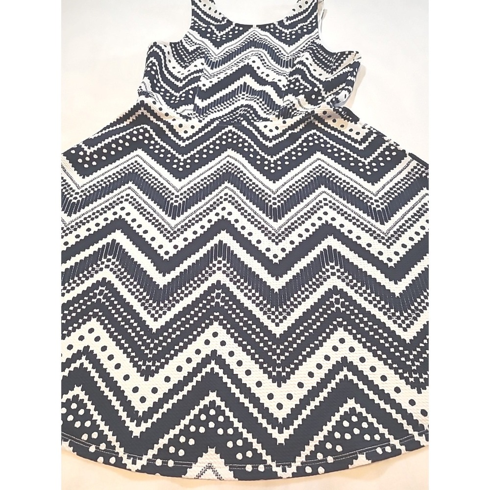 Maurices Sun Dress Size Medium Black & White Sleeveless 1/4 Zipper Back Heavier - Picture 4 of 16